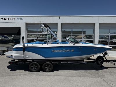 2021 22' MasterCraft XT22 Bowrider