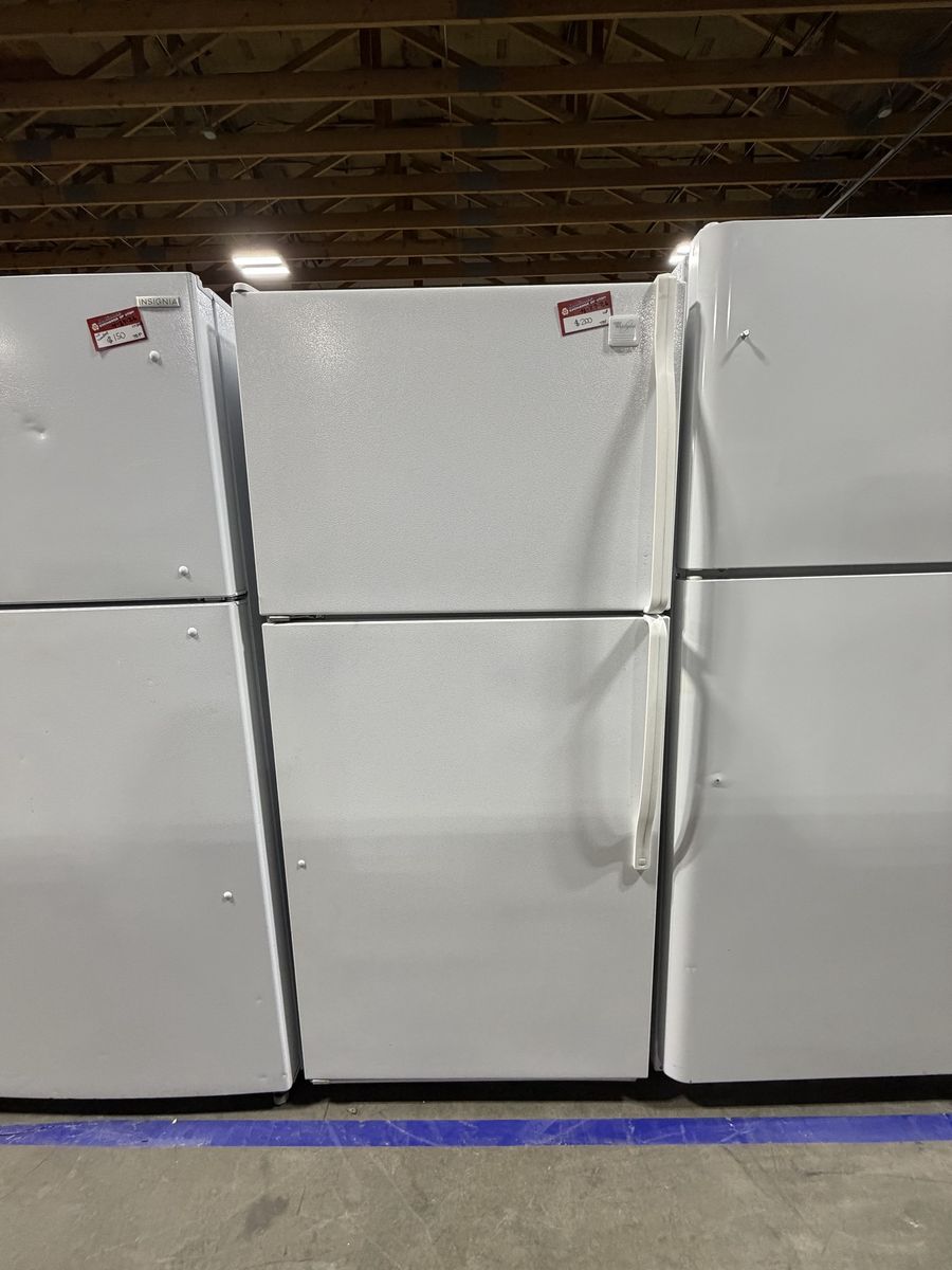 VERY RELIABLE WHIRLPOOL TOP AND BOTTOM FRIDGE