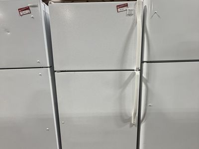 VERY RELIABLE WHIRLPOOL TOP AND BOTTOM FRIDGE