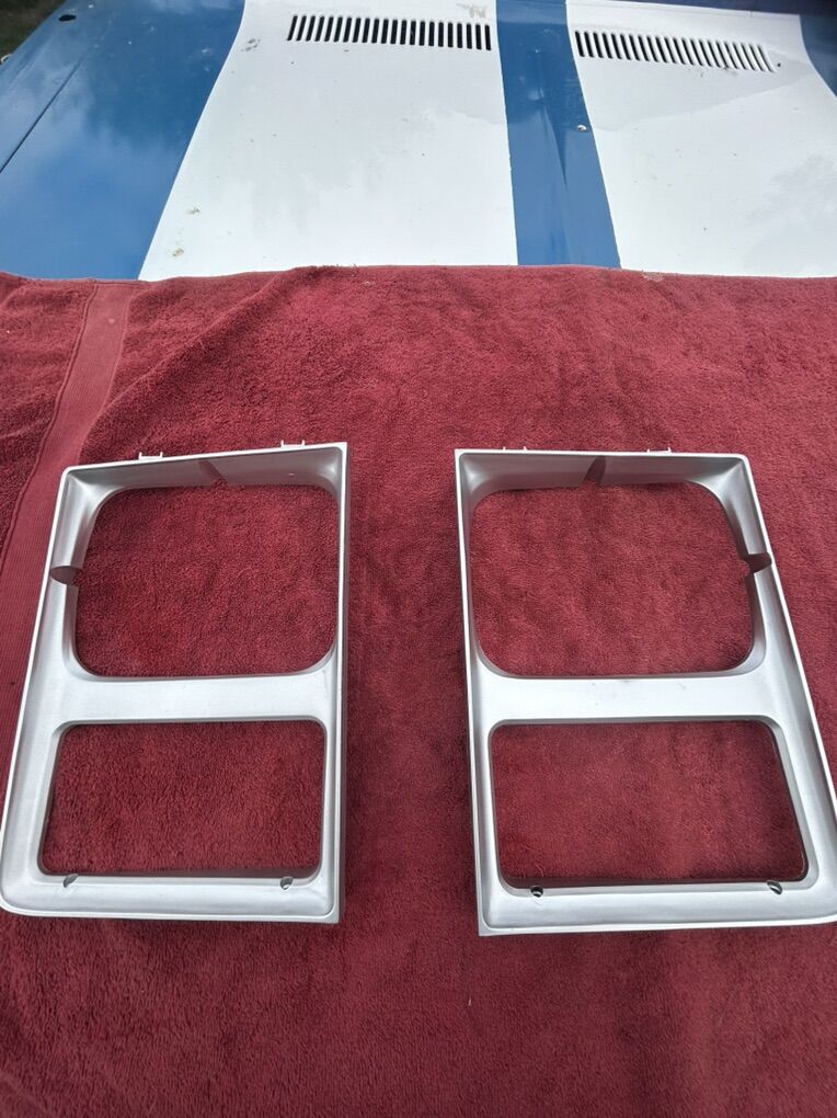 Square Body Chevy/Gmc Headlight Bezels