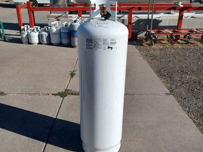 full 100 lb propane tank