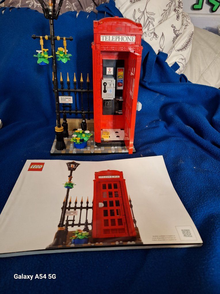 LEGO Creator Expert 10214 London Telephone Booth & Lamp Post Building Set