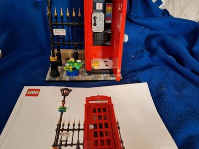 LEGO Creator Expert 10214 London Telephone Booth & Lamp Post Building Set