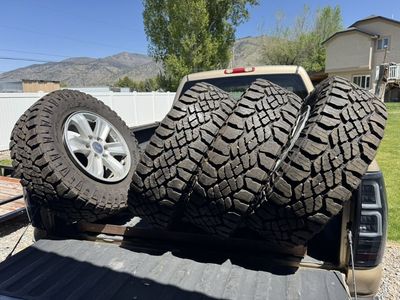 Used Tires like New LT265/70R17