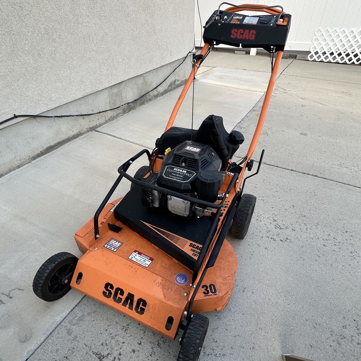 SCAG SFC-30 Commercial mower