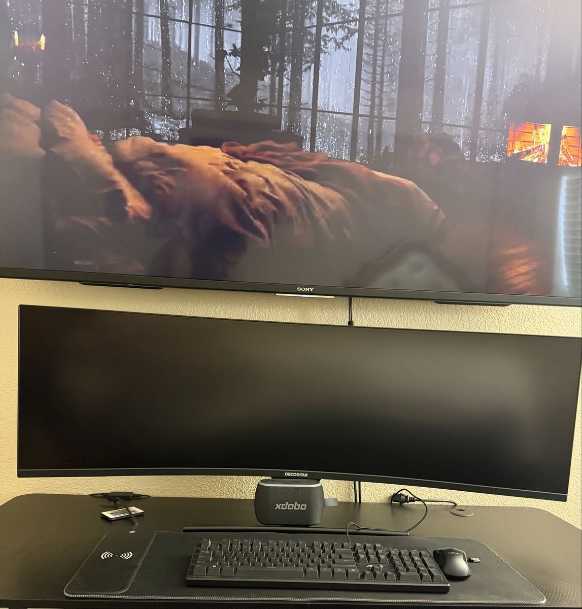 DecoGear 49 inch Ultra-wide monitor 1440 (perfect condition)