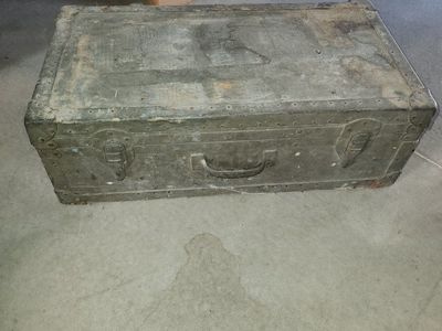 Old World War I soldiers trunk