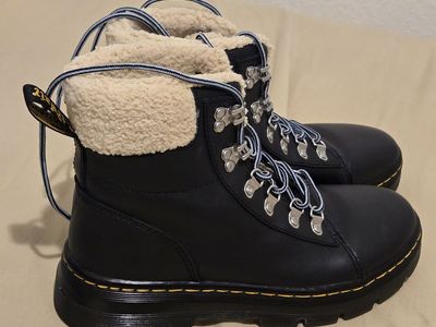 Women boots Dr Martens