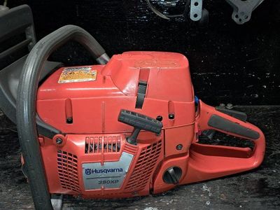 Husqvarna 390 XP chainsaw