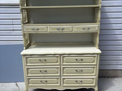 Darling Vintage French Provincial Dresser/Hutch
