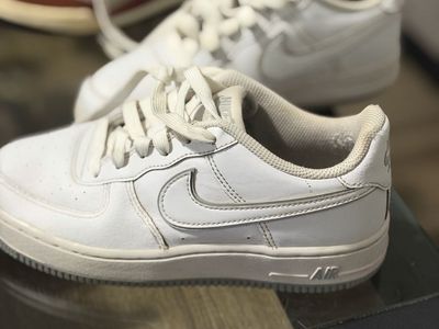 Nike Air Force 1 White Low-Top Sneakers - Youth Size 4 (Pre-Owned)