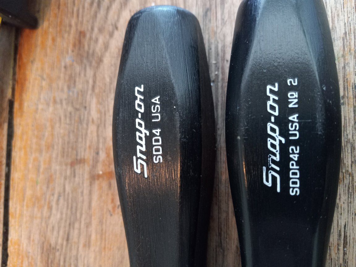 Snap-on screw drivers