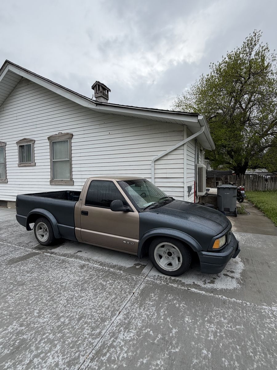 1997 CHEVROLET S10 LS