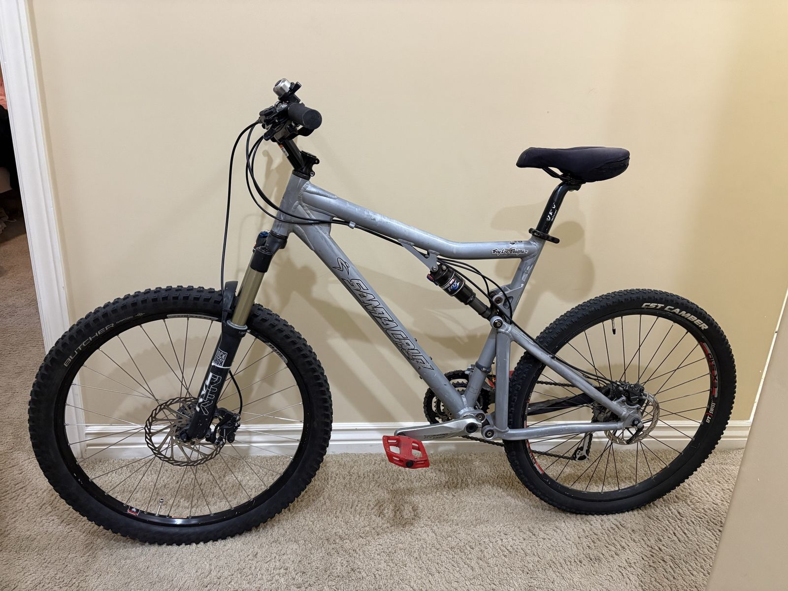 Santa Cruz Superlight Full Suspension Mountain Bike