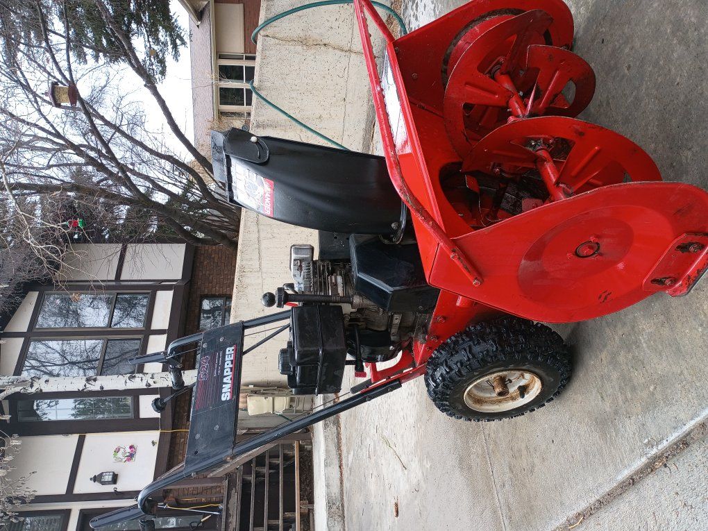 SNAPPER 524 SNOWBLOWER