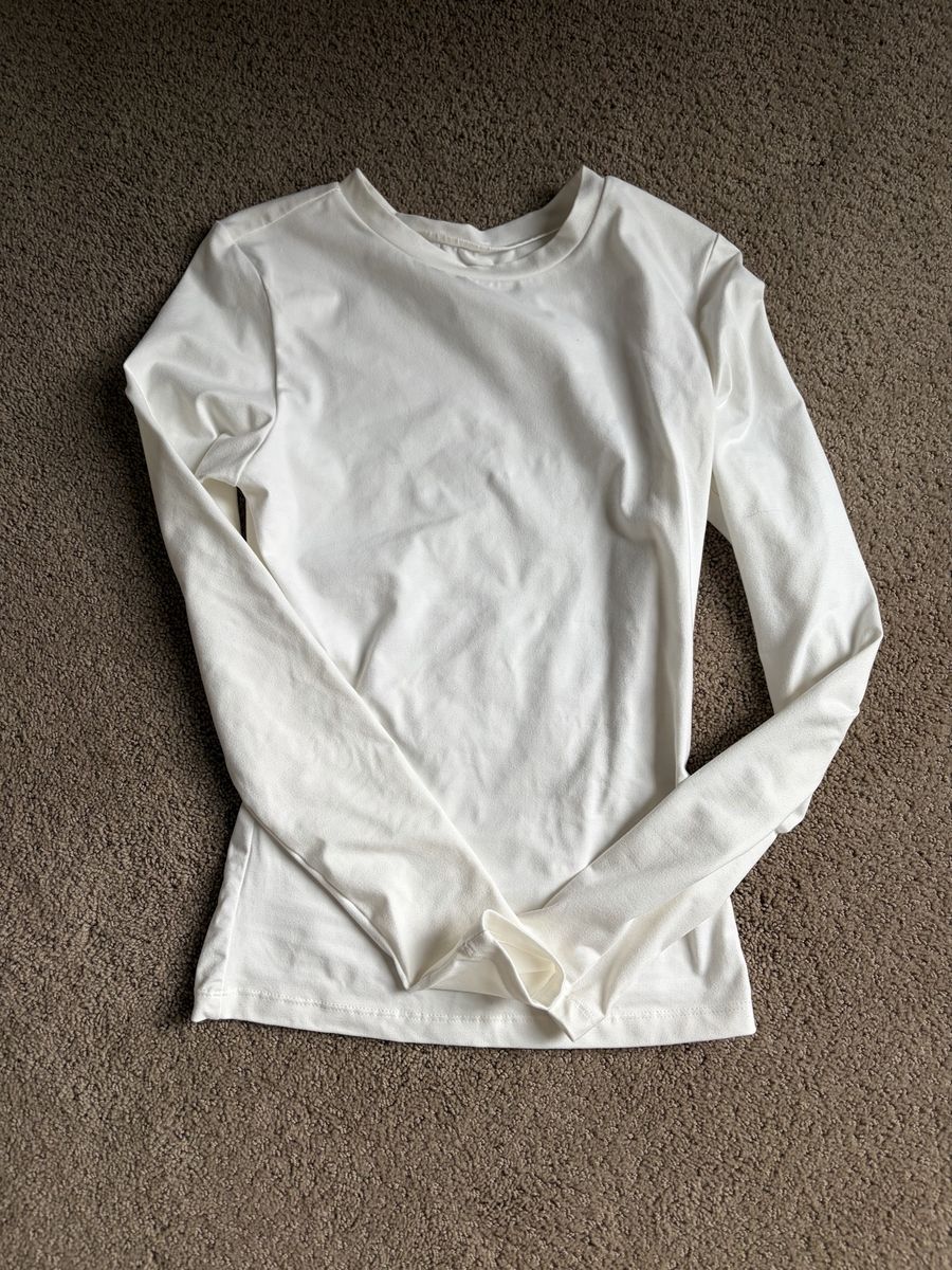 Main image 6