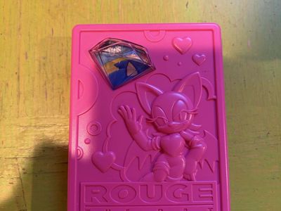 Sonic the Hedgehog Rouge the Bat Pink Plastic Collectible Toy Figure Case