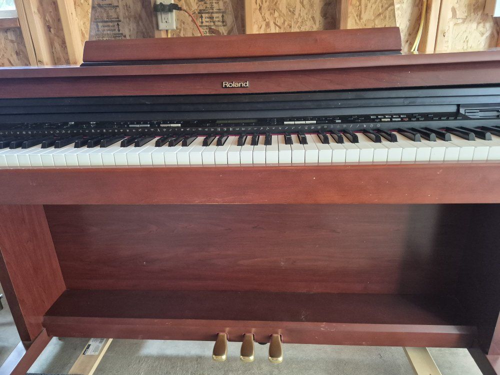 Roland Digital Piano 88 keys