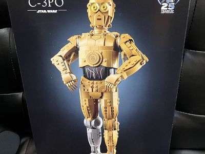 LEGO Star Wars C-3PO Building Set 75398 - 1138 Pieces