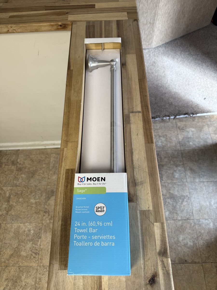 Moen 24 Inch Sage Towel Bar