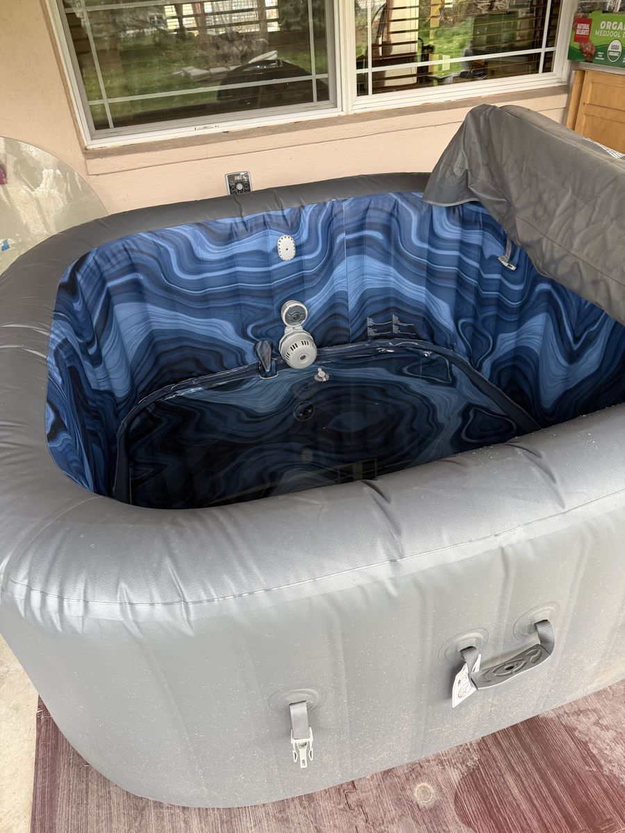 SaluSpa Coronado EnergySense Square Air Jet  Inflatable Spa