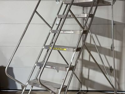 SAVE $787! BRAND NEW* TriArc 8-Step ALUMINUM Rolling Staircase Ladder (delivery available)