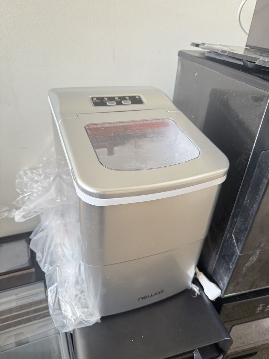 Lot of 9 NewAir  Ice Maker, Portable Countertop Machine