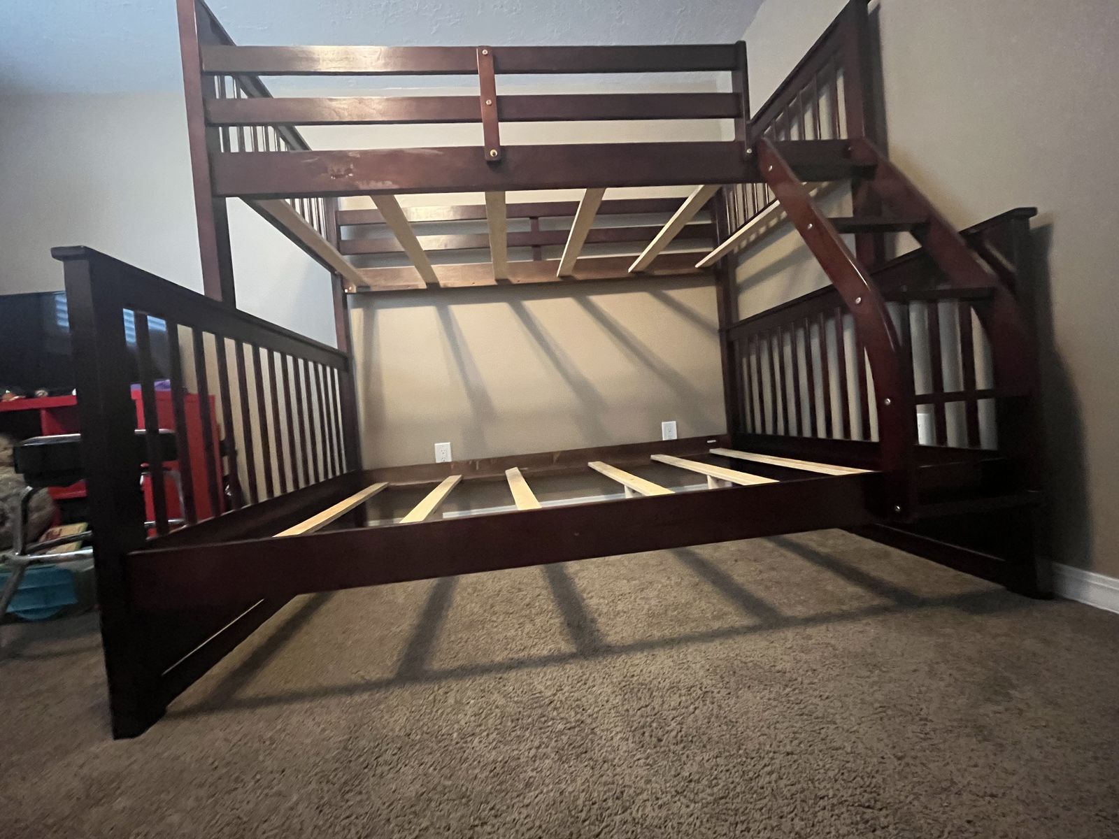 Main image 3