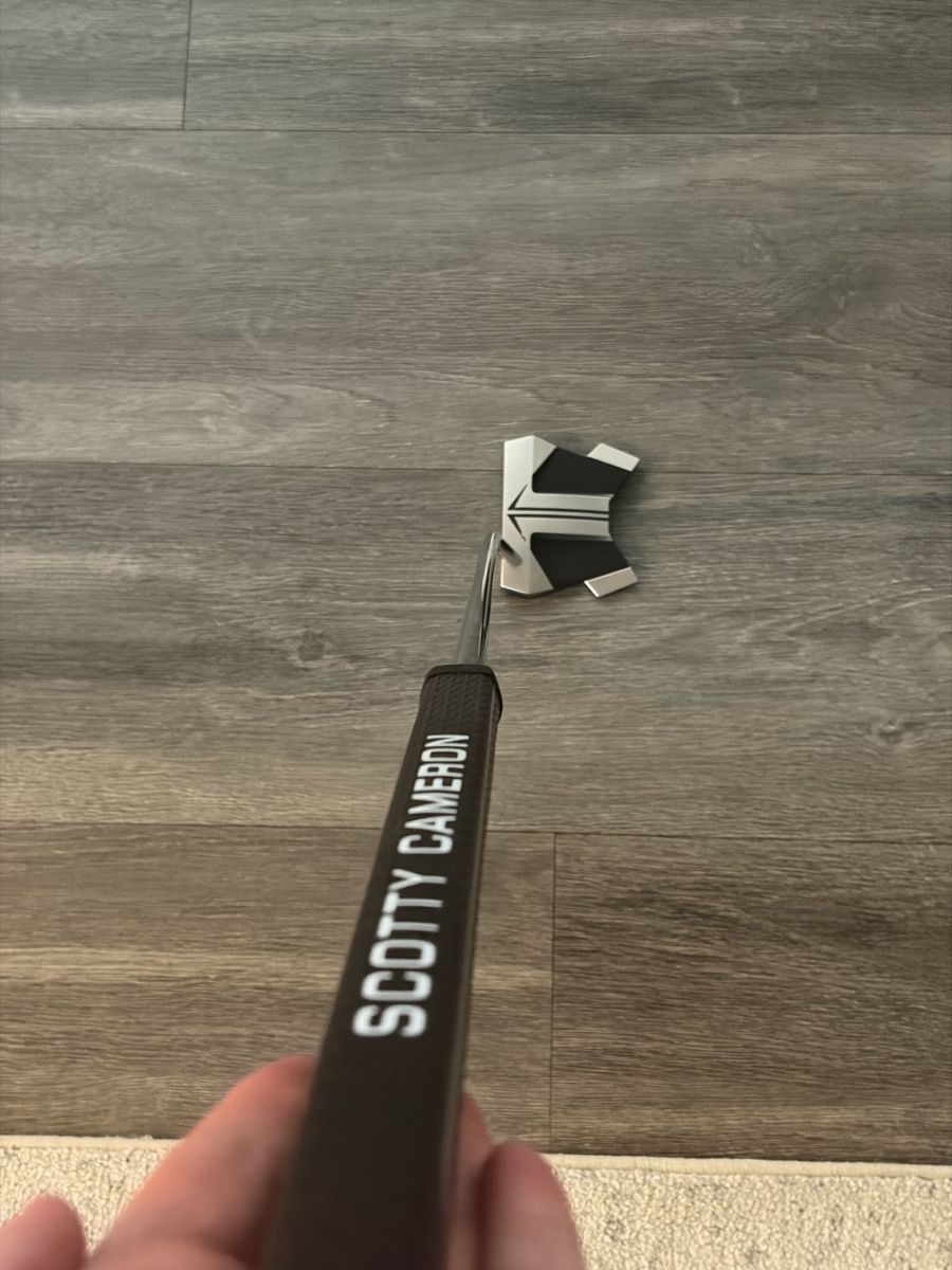 Scotty Cameron Phantom 11. Titlest Putter