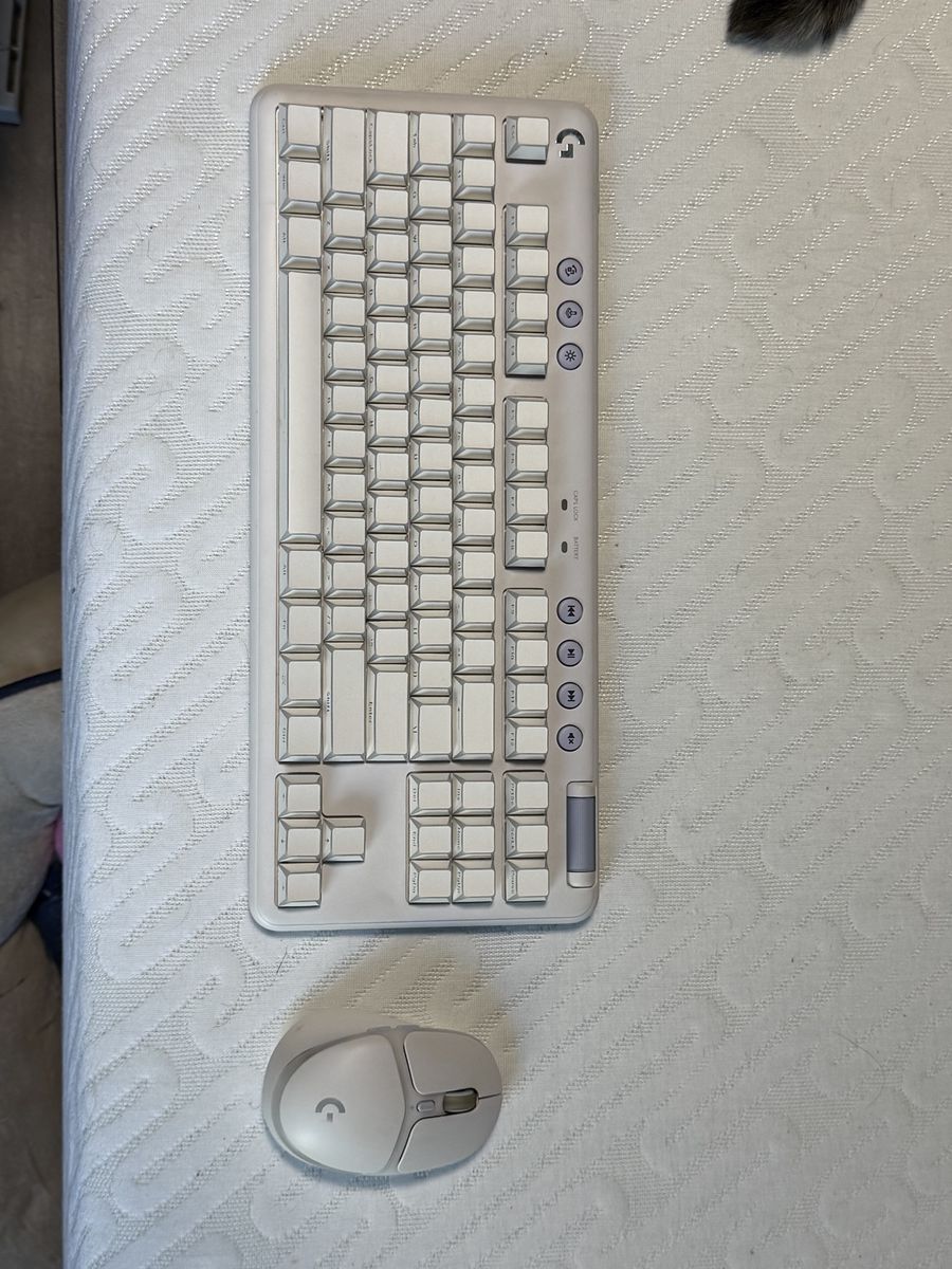Logitech G715 and G705Combo
