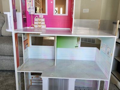 Rainbow High Doll House