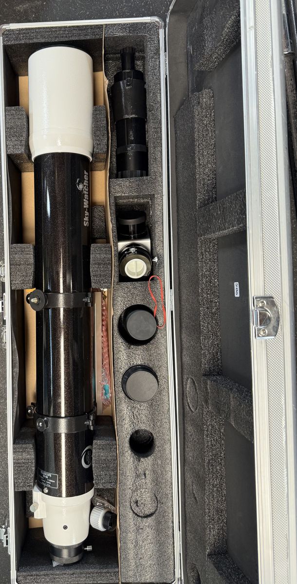 Sky watcher ED 100mm 900mm focal length telescope