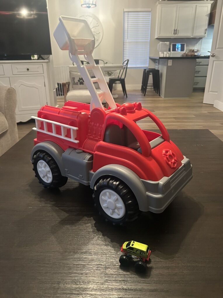 XL Firetruck New W/O Tags