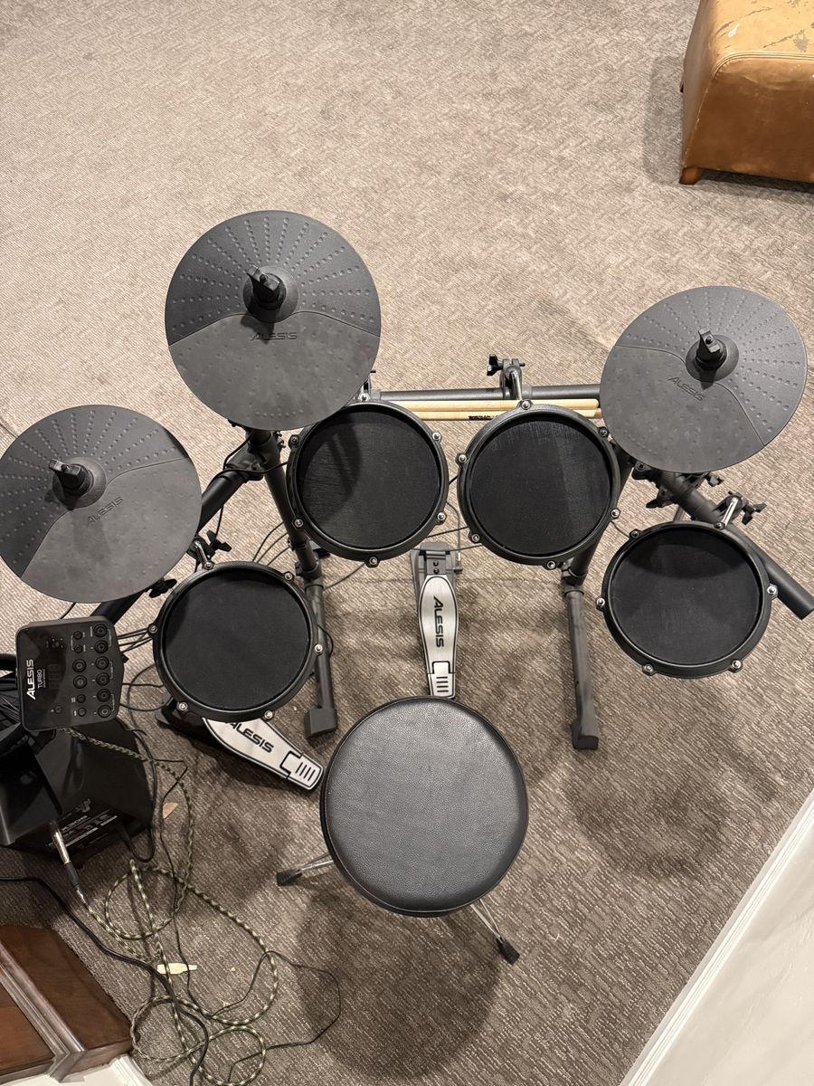 Electric Drumset & Speaker