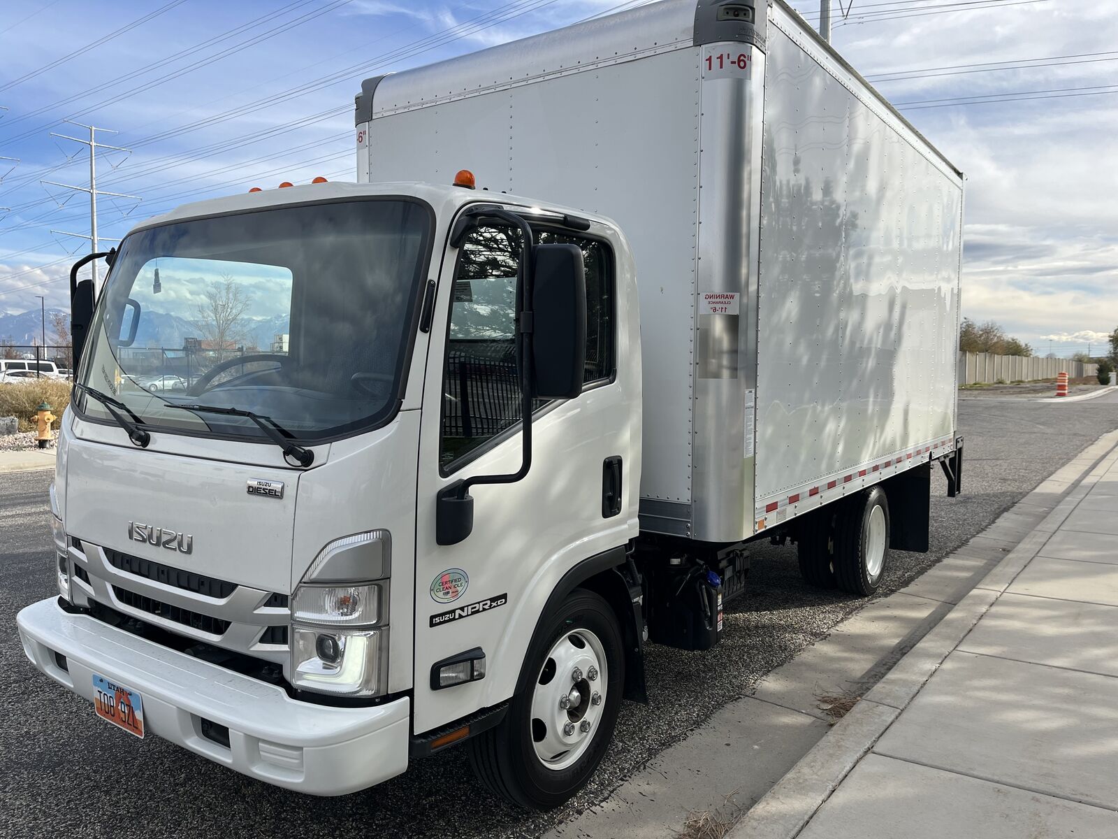 2023 Isuzu NPR 