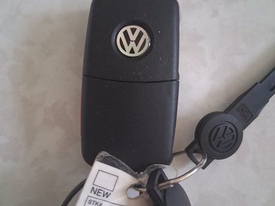 VW Passat Key Fob & Chrysler Key Fob (Untested)