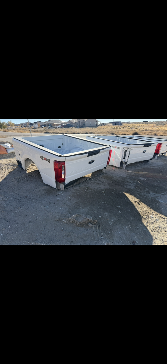 Ford F-250/F-350 4x4 White Truck Bed (2017-2026) short long and dually beds w/ Tailgate