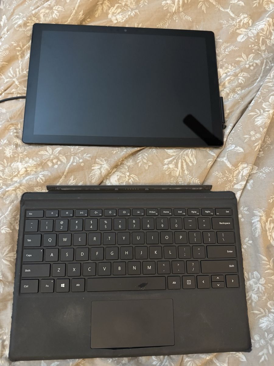 Microsoft Surface Pro 6 i5 8GB RAM 256GB SSD Windows 11 Tablet w/ Keyboard Black