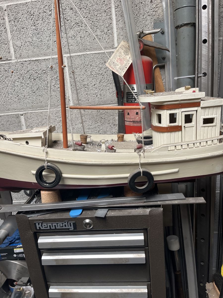 Model crab boat