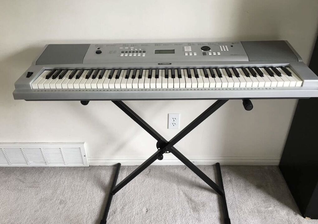 Yamaha 76 Key Semi -Weighted Digital Piano & ETC