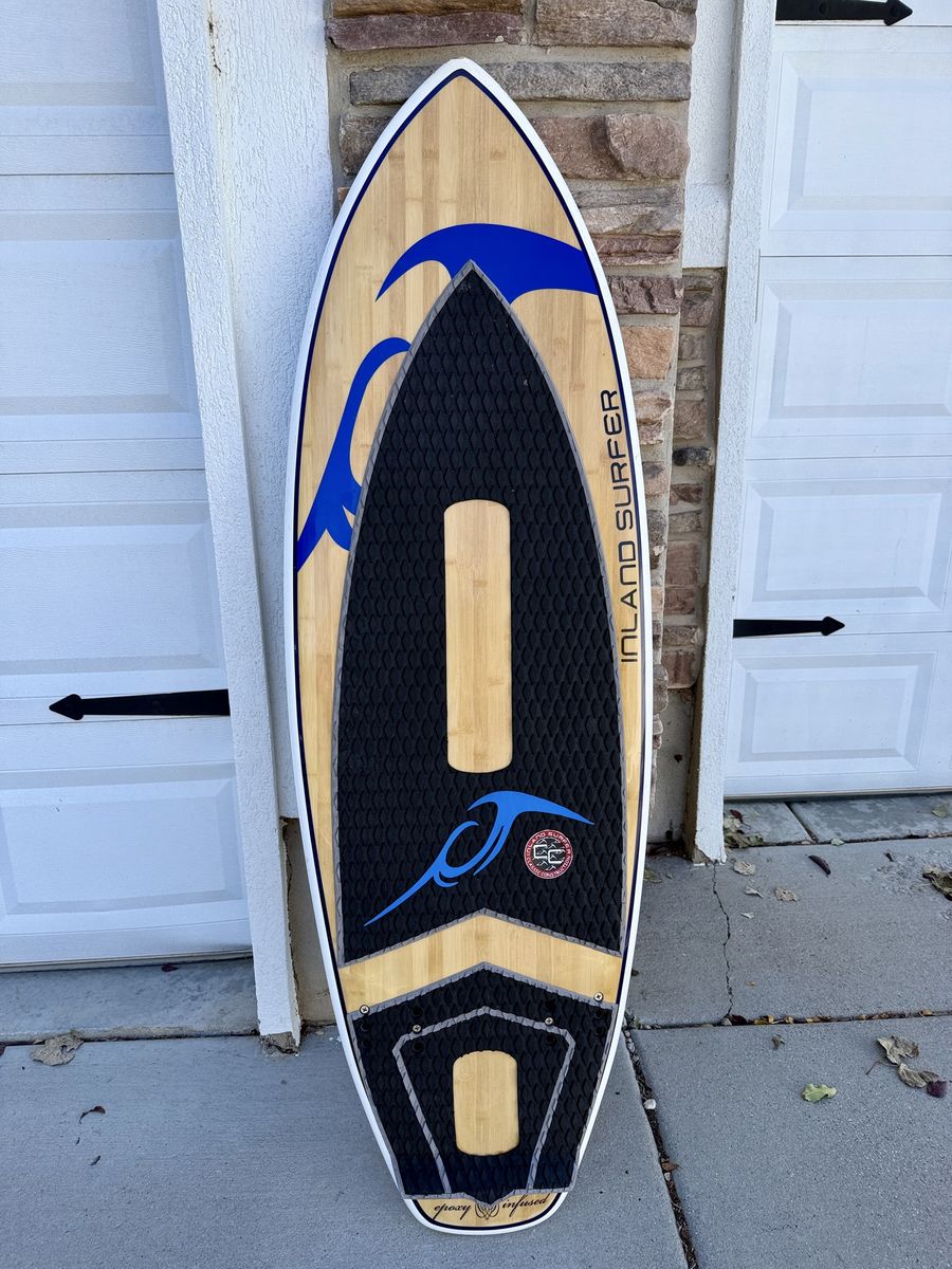 Wake surfboard