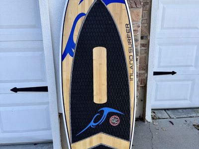 Wake surfboard