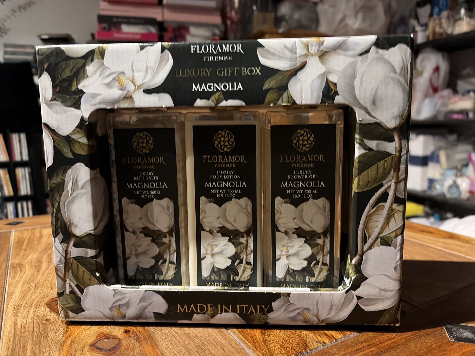 Brand New Magnolia Luxury Gift Set