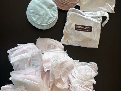 Momcozy Reusable & Disposable Breast Pads - Mixed Lot, Pink & Blue