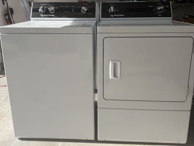 Washer & Electric Dryer Speed Queen