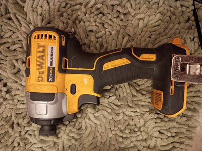 DCF787 DEWALT 20V MAX BRUSHLESS IMPACT DRIVER