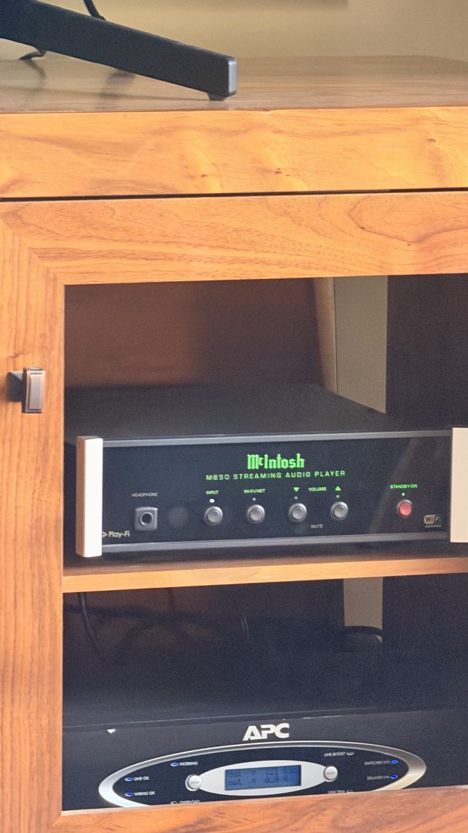 McIntosh MB50 Streamer Bluetooth DAC Preamp - Optical Toslink, Coax, XLR - MacIntosh 
