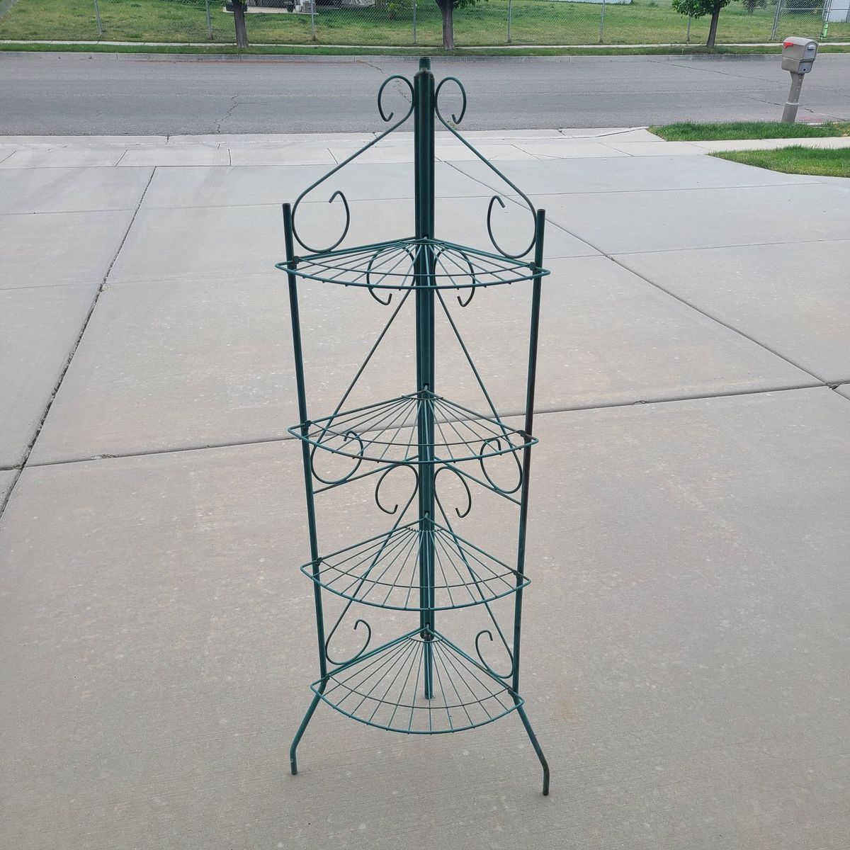 Cuest Vintage Metal Corner Plant Shelf
