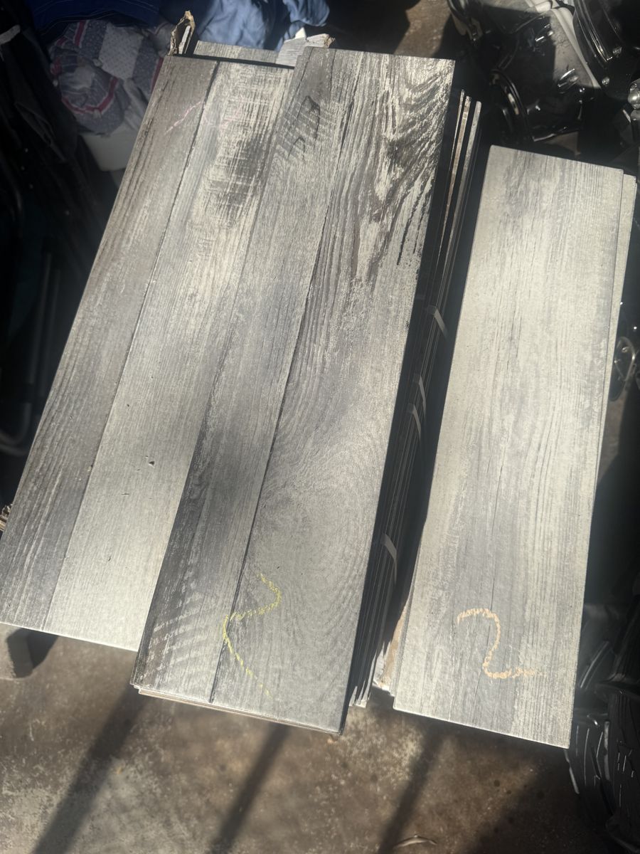 Just Over 900 Sq Ft Of Wooden Look Tile Cheap!!!!