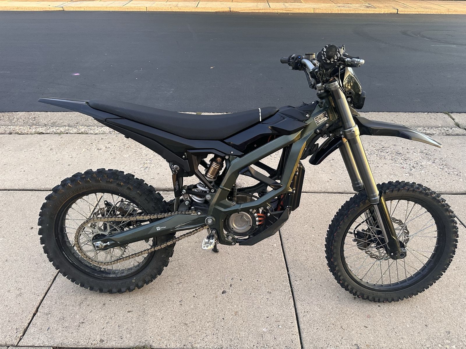 2024 surron ultra bee 